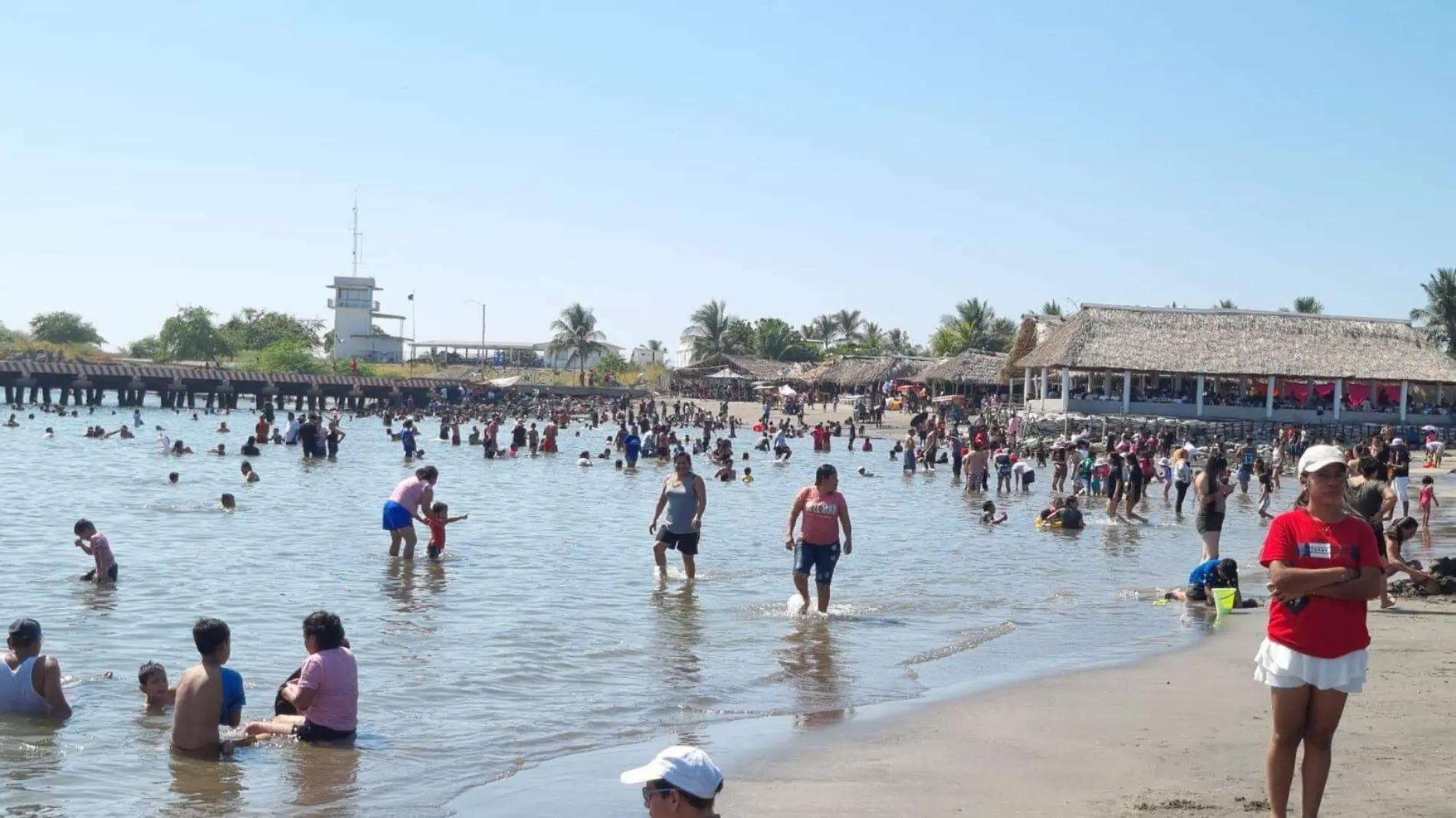 bañistas en playa